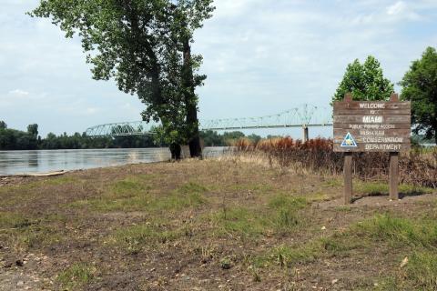 The Missouri River at Miami, MO, approximate site of McIlwaine's Bend. Taken in 2008.