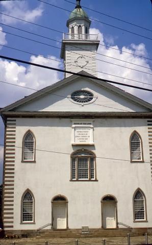 Second view from 1985 showing the white doors.