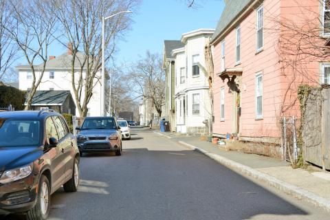 The pinkish home at the right was standing on Union Street (built 1769) when the Prophet Joseph stayed on that street in 1836. Taken in 2020.